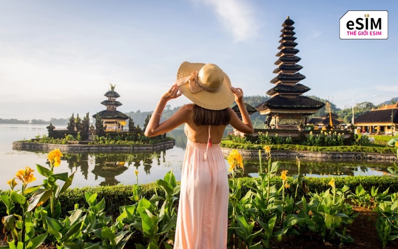 Dữ liệu từ eSIM Indonesia giúp bạn tự tin khám phá từ núi lửa Bromo đến biển Bali
